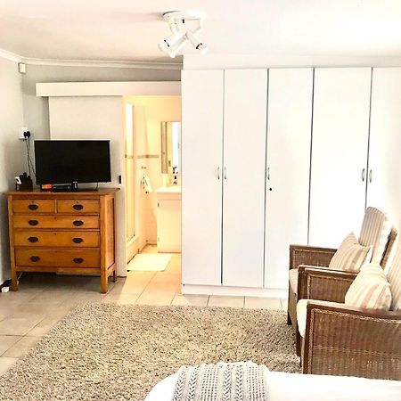 10Vdw Self Catering Apartments Durbanville Ngoại thất bức ảnh