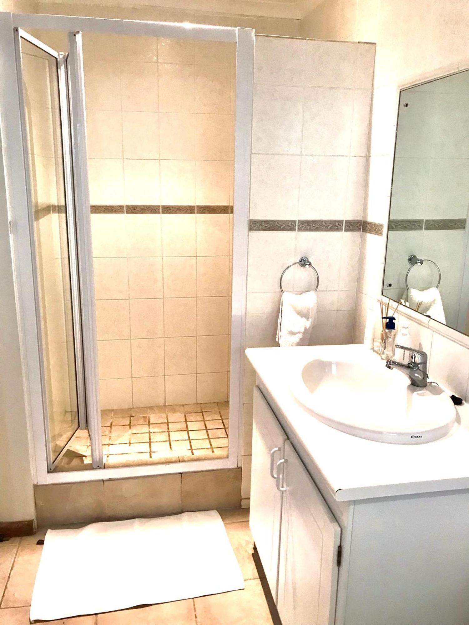 10Vdw Self Catering Apartments Durbanville Ngoại thất bức ảnh