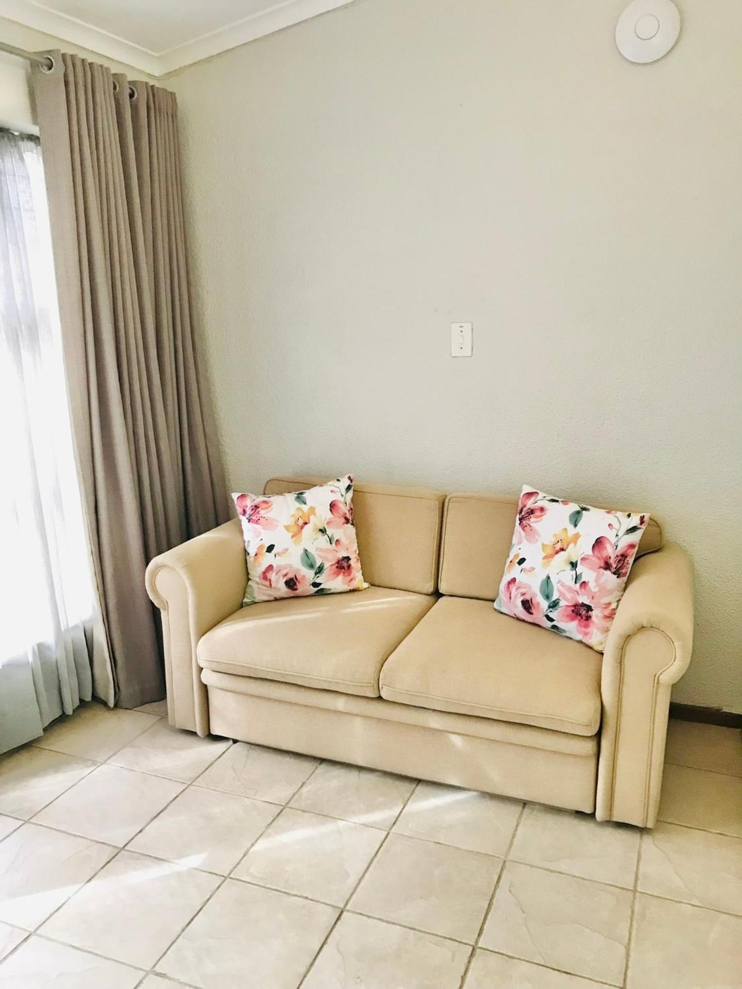10Vdw Self Catering Apartments Durbanville Ngoại thất bức ảnh
